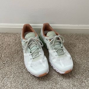 On Cloud Running Shoe